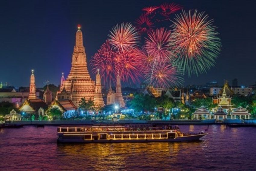 Chao Phraya Dinner Cruise cr.ticket2attraction